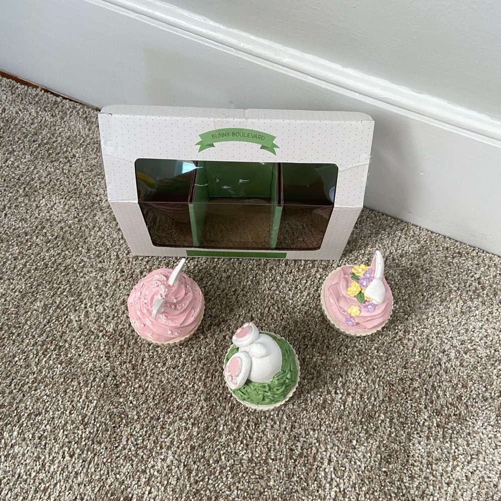 NWT Bunny Boulevard Easter Faux Cupcakes Set of 3 - Picture 9 of 13
